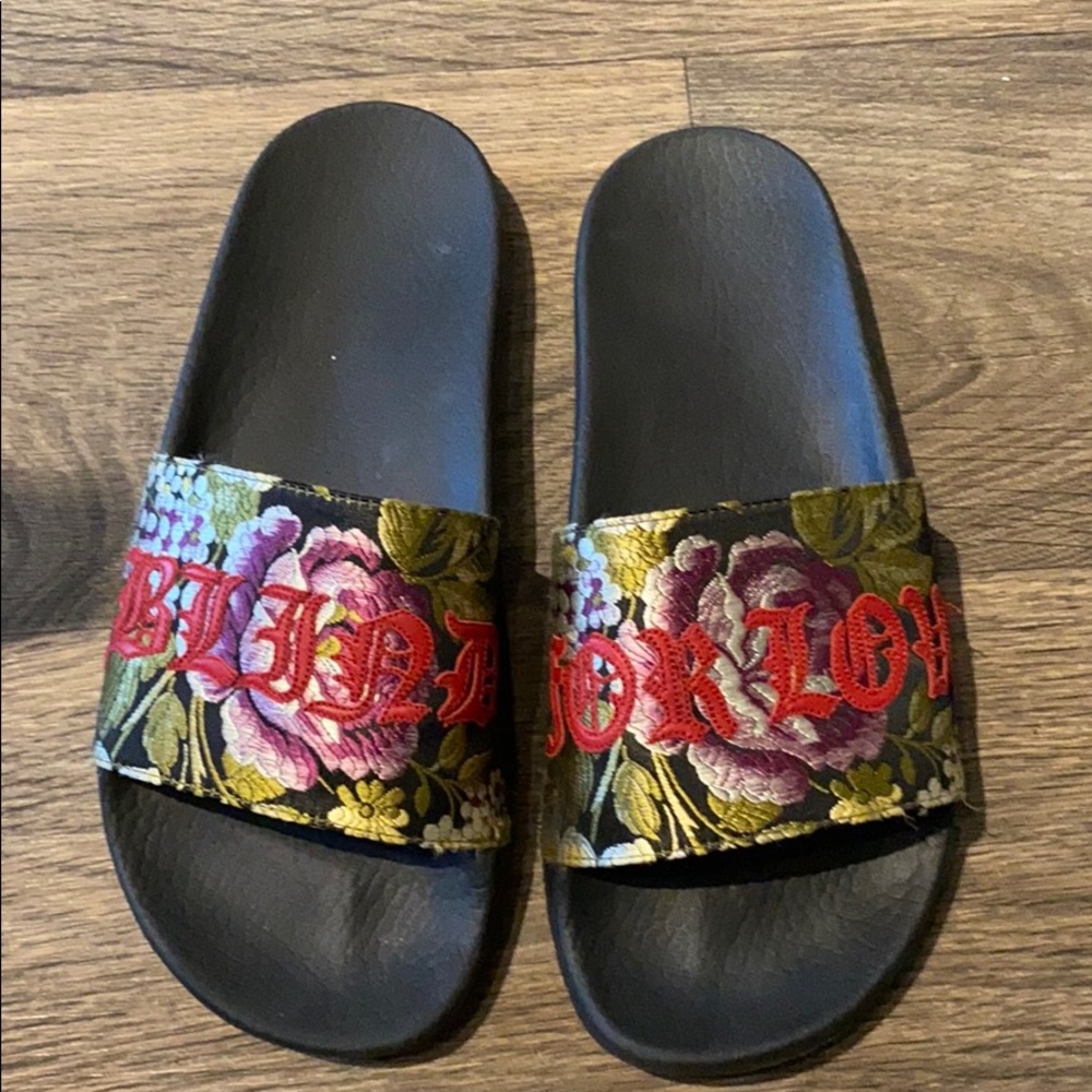 Gucci “Pursuit Blind for Love” slides